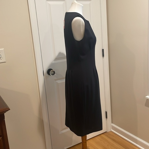 Kate Spade: V-neck Ponte Sleeveless Dress - Black - Size 10 - Picture 4 of 9
